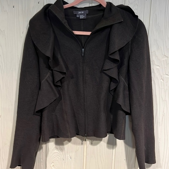 Per Se Jackets & Blazers - PER SE 100% wool jacket size 8. Ruffles down front and collar.